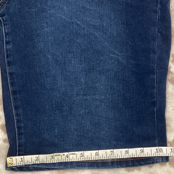 7 For All Mankind Denim Sunset Bermuda Shorts, Size 16 - Picture 13 of 16